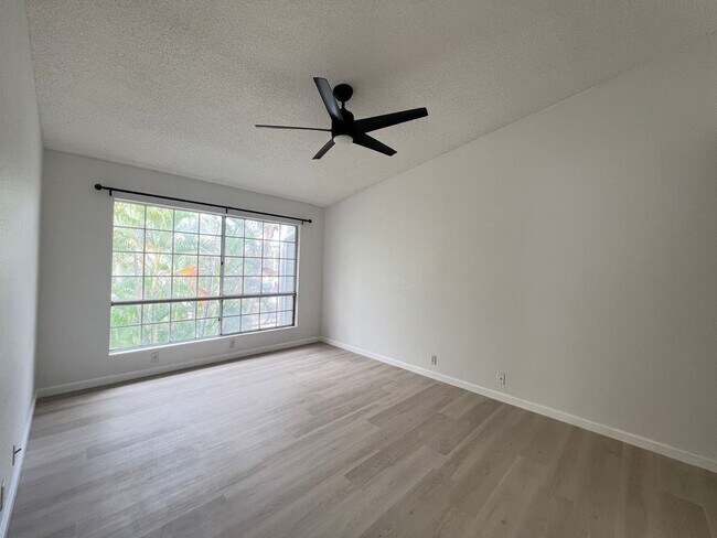 Photo - Crosspointe #12T