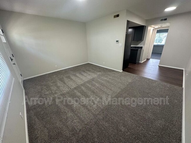 Building Photo - 2933 P St Unit 1 Rental