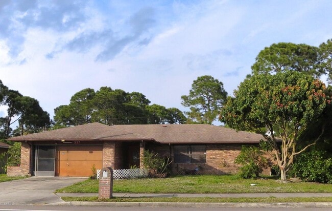 Building Photo - 237 Emerson Dr NW