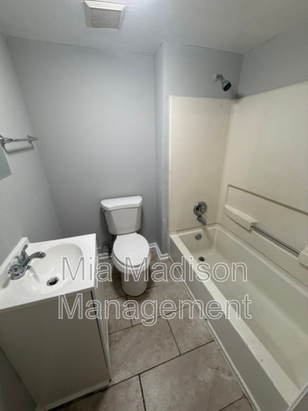 Photo - 1415 Richards St