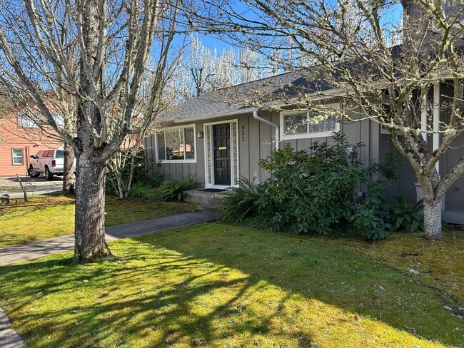 Photo - Beautiful high end 1 bedroom duplex with office!