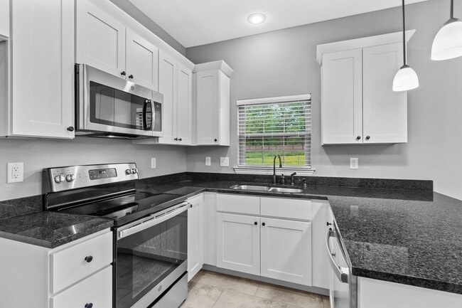 Photo - 4882 Castlewood Ln Unit 1