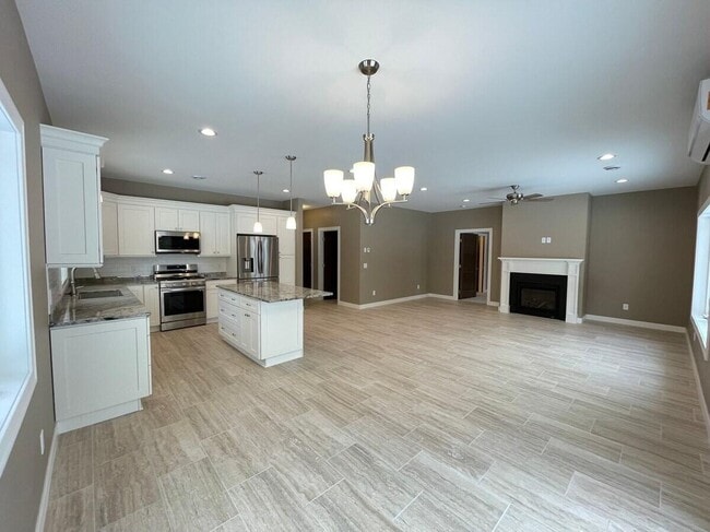 Building Photo - 4371 Lavaque Rd