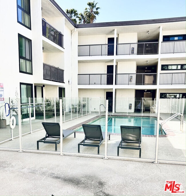 Building Photo - 911 Kings Rd Unit 102 Rental