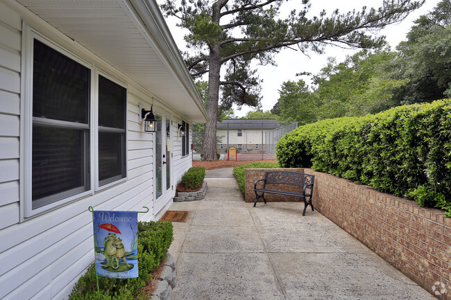 Woodlocke Apartments