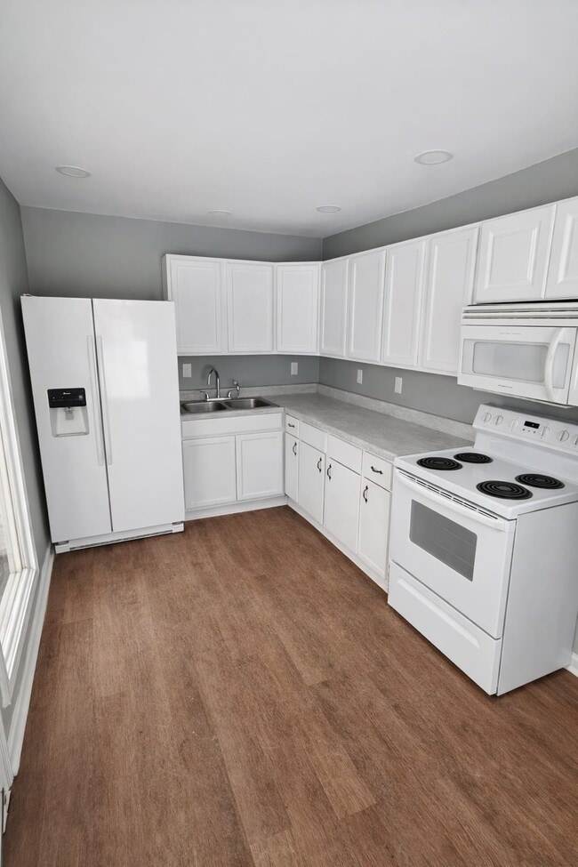 Photo - 761 Norway Ave