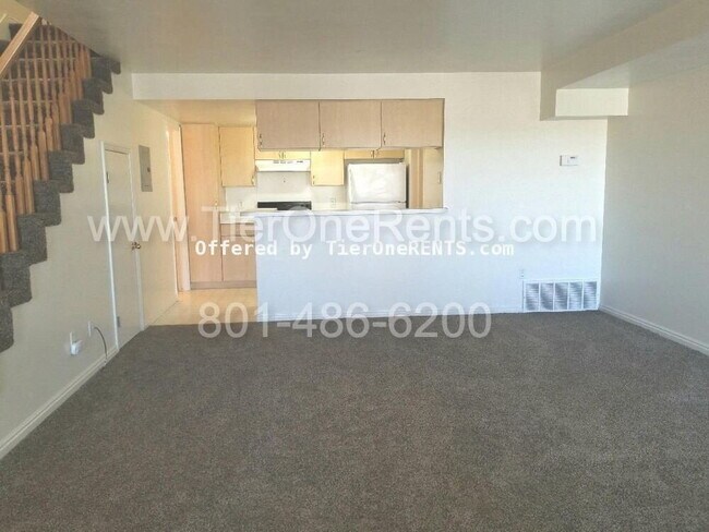 Photo - $500 OFF First Month's Rent Unidad -12