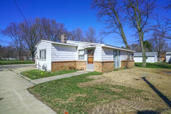 Photo - 17069 State Road 23