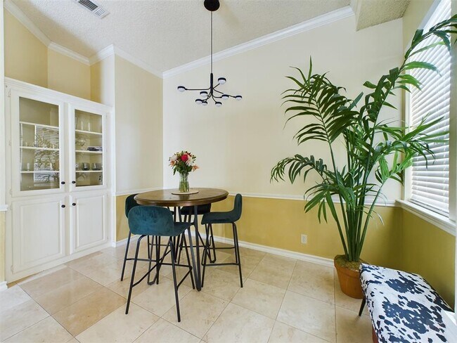 Photo - 914 W 26th St Condo Unit 303