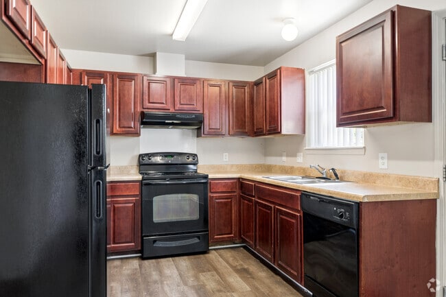 4BR, 2BA - 1,401SF - Kitchen