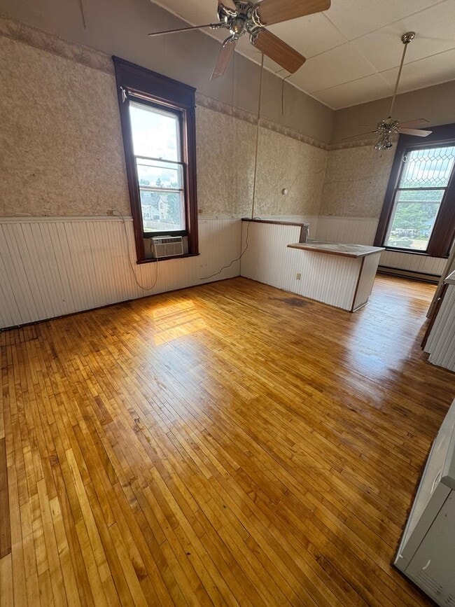 Building Photo - 302 N Washington St Unit 1 Rental