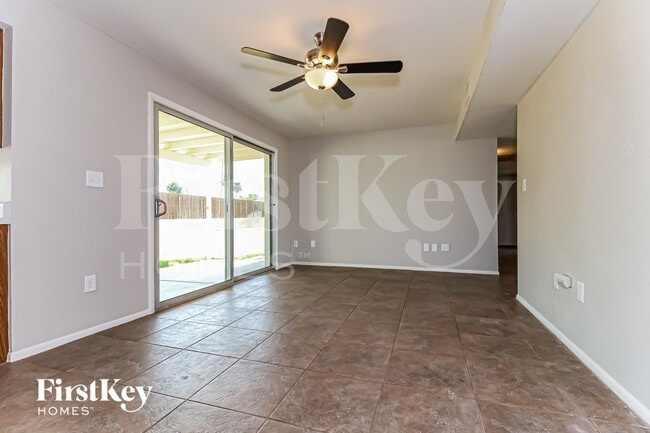 4720 W Larkspur Dr