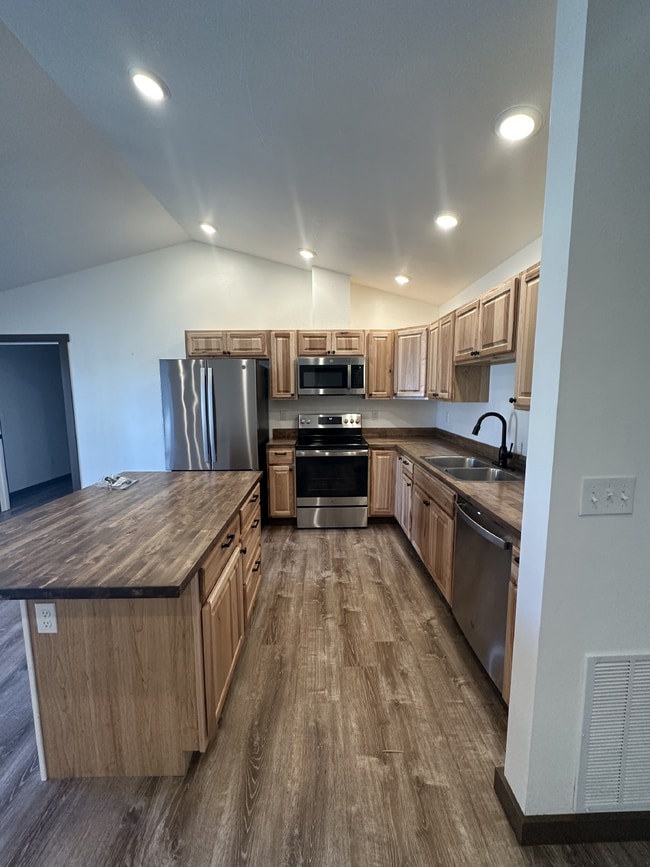 Photo - 3 Bed | 2 Bath Twin Bridges Home with Attached Garage