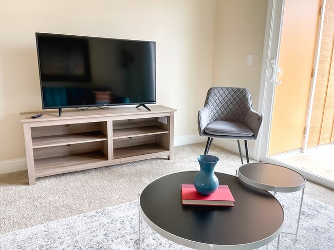 Building Photo - 12701 N Pennsylvania Ave Unit SI ID1036868P