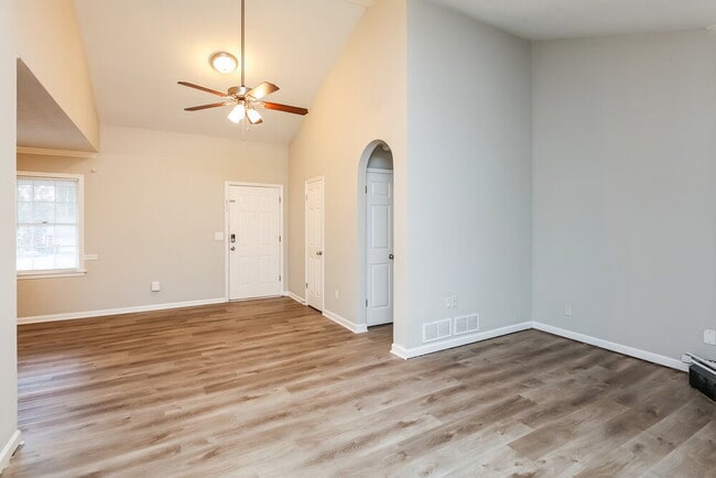 Photo - 5253 Corinth Dr SW