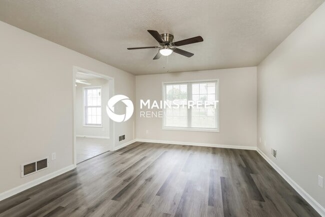 Photo - 4 Bedroom Pet-Friendly Home in FAIRDALE, KY with Main Street Renewal