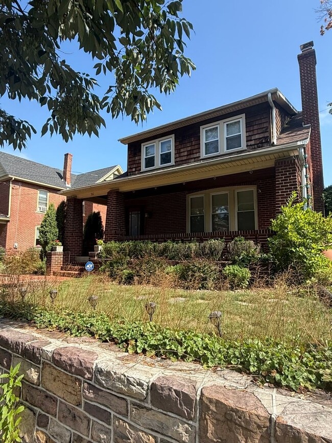 561 Montgomery Ave