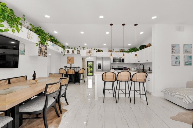 Photo - 1433 NE 53rd Ct