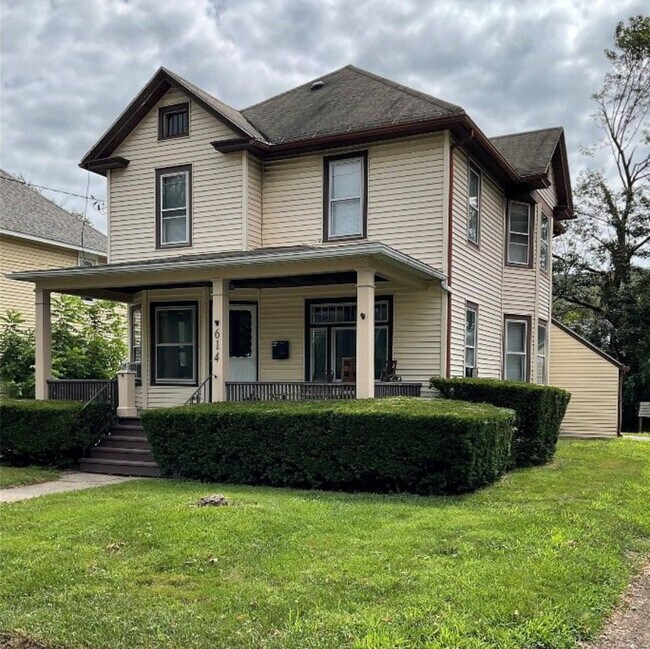 Photo - 614 Chenango St Unit 1