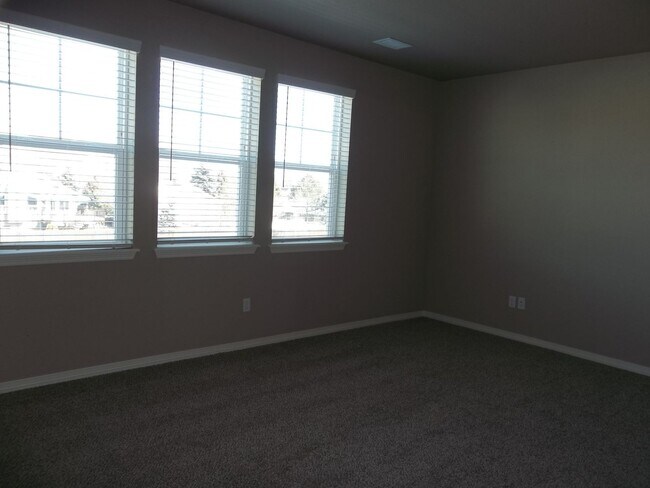 Photo - Chic Modern Townhouse in Berthoud – Your Dream Home Awaits!