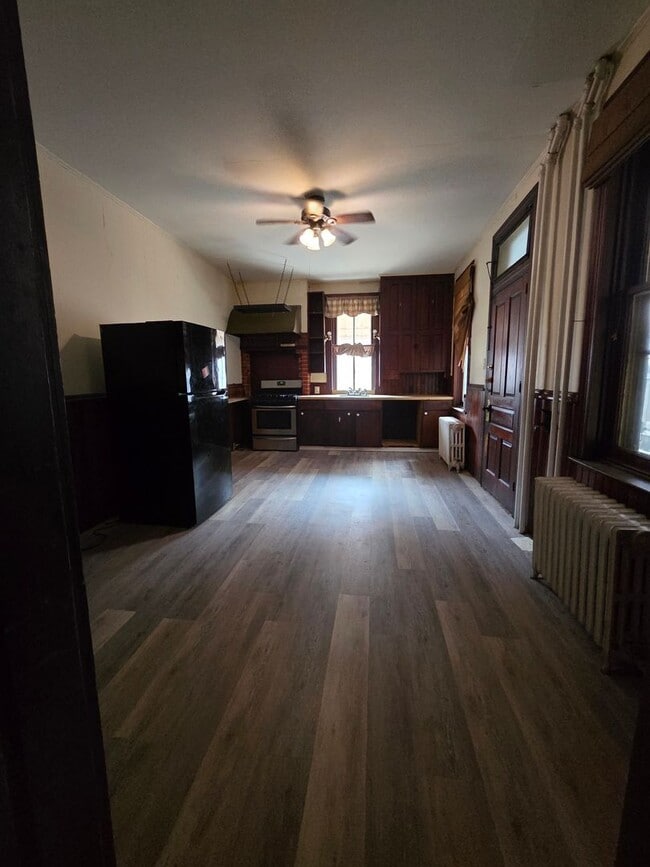 Photo - 28 S Hartley St