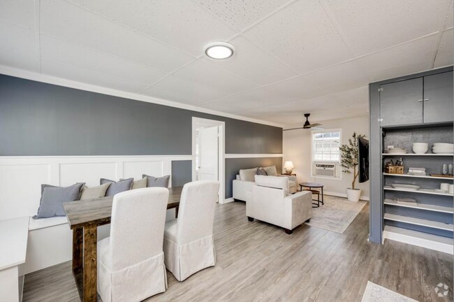 Building Photo - 5000 Lynndale Dr Rental