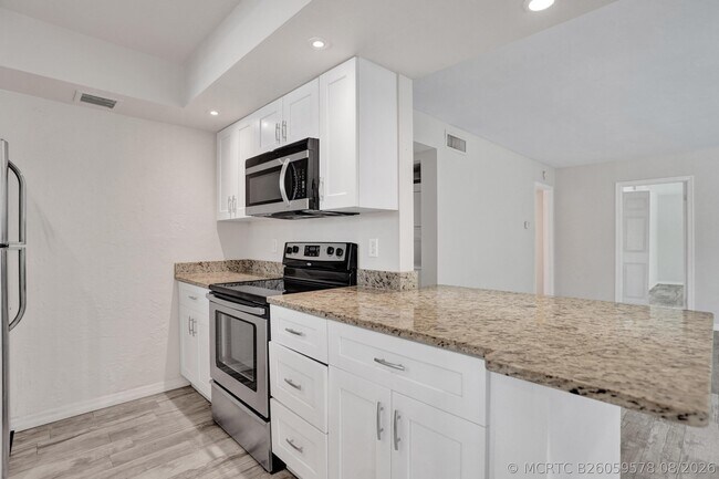 Photo - 115 SW 1st Ave Unit 1