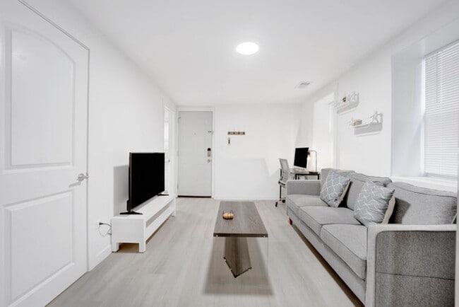 Photo - 1226 W 31st Pl Unit 1226 W 31st Pl