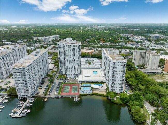 Photo - 2750 NE 183rd St Unidad 504 Rental