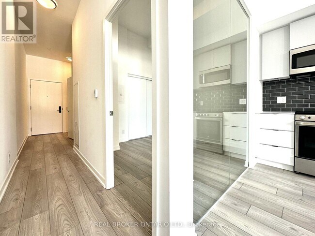 Photo - 285 Dufferin St Unité 205