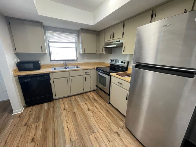 Photo - ANNUAL RENTAL - 2 BED / 2 BATH - IN PINE H... Unidad 23