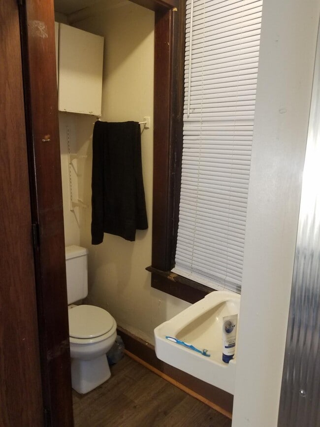 Photo - 415 Putnam St