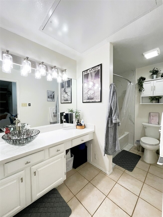 Photo - 921 Marine Dr Unit 214