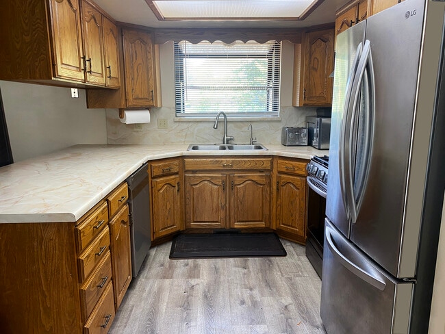 Kitchen - 10129 S 2165 E