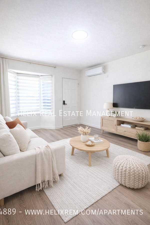 Building Photo - 1706 N Sierra Bonita Ave