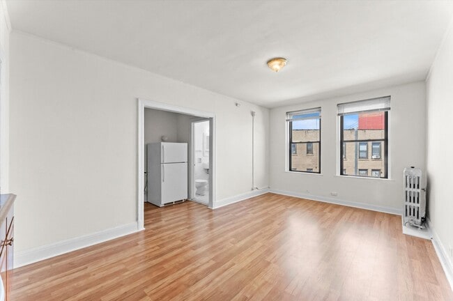 Photo - 2770 N Milwaukee Ave