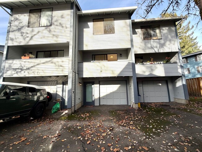 Building Photo - 0152-01A - Elm Tree Green Apartments A Unit 4447