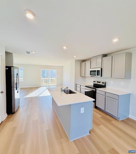 83 Laurin St