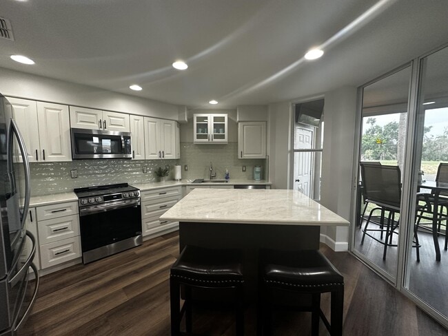 Photo - 16420 Millstone Cir