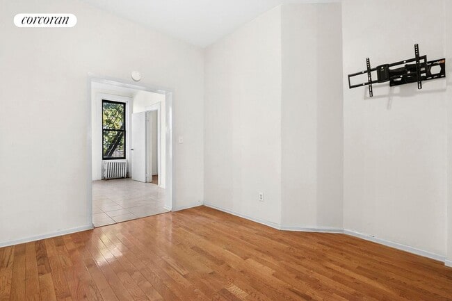 Photo - 2137 Pacific St