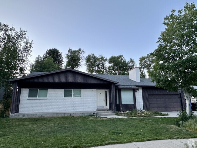 Building Photo - 2129 Creek Way Rental