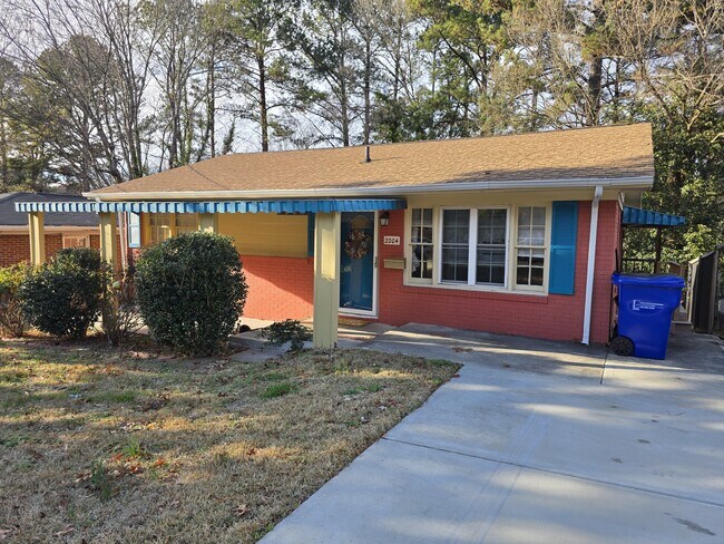 Building Photo - 2204 Dallas St