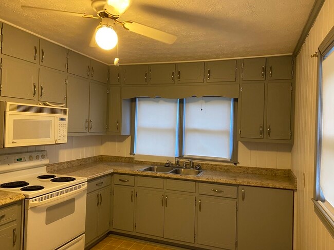 Photo - 206 Griffith St