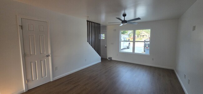 Photo - 219 Mullican St