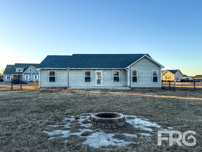 Photo - 200 Willow Pond Dr