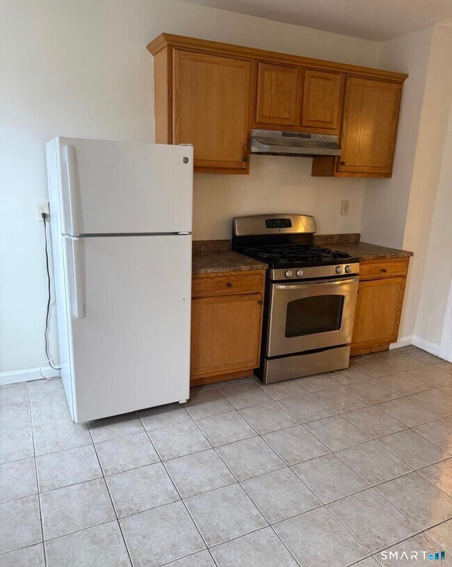 Building Photo - 1018 Hancock Ave Unit 3L