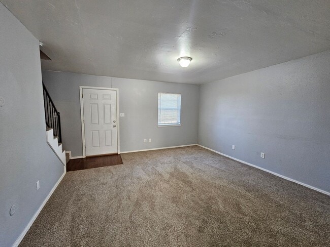 Photo - (2) Bed/(1.5) Townhome In North Norman Ava...