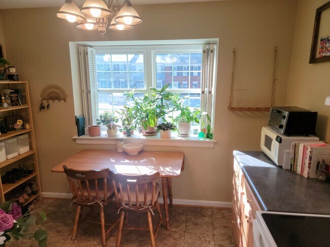 Photo - Great 2 Bedroom Townhouse for Rent in Western Henrico