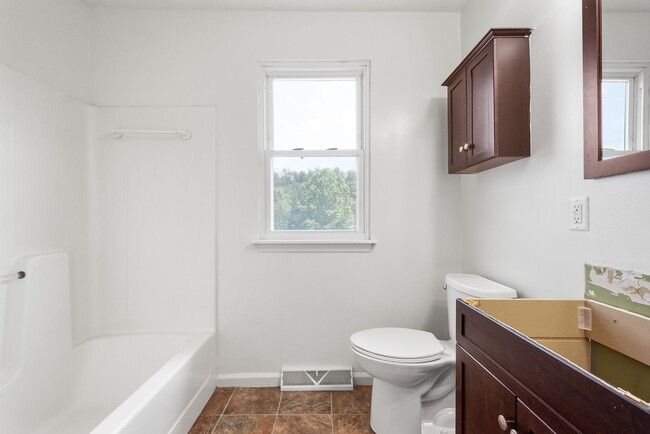 Photo - AVAILABLE FOR EARLY OCTOBER! 2-BEDROOM TOW...