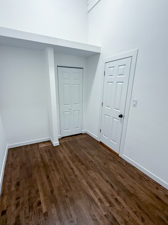 Photo - 8714 S Commercial Ave